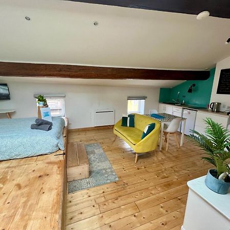 La Cachette Des Poutres Appartement LʼArbresle Buitenkant foto