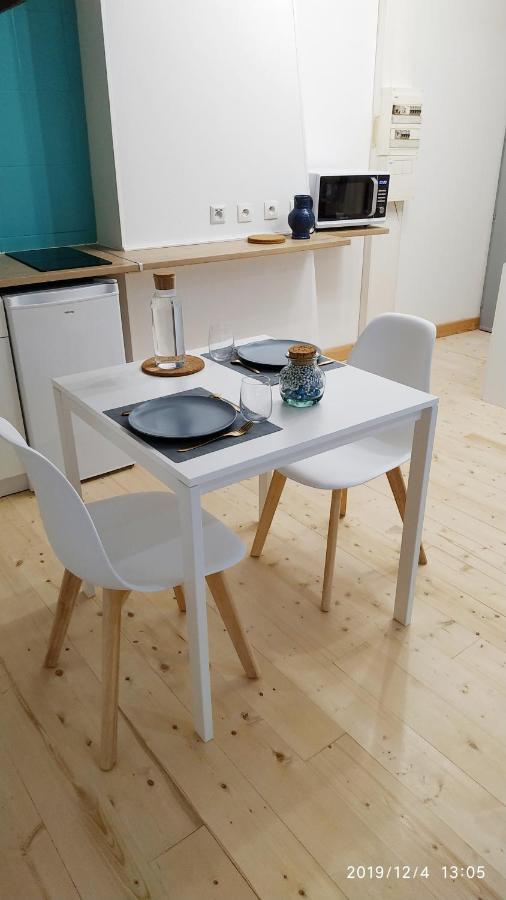 La Cachette Des Poutres Appartement LʼArbresle Buitenkant foto